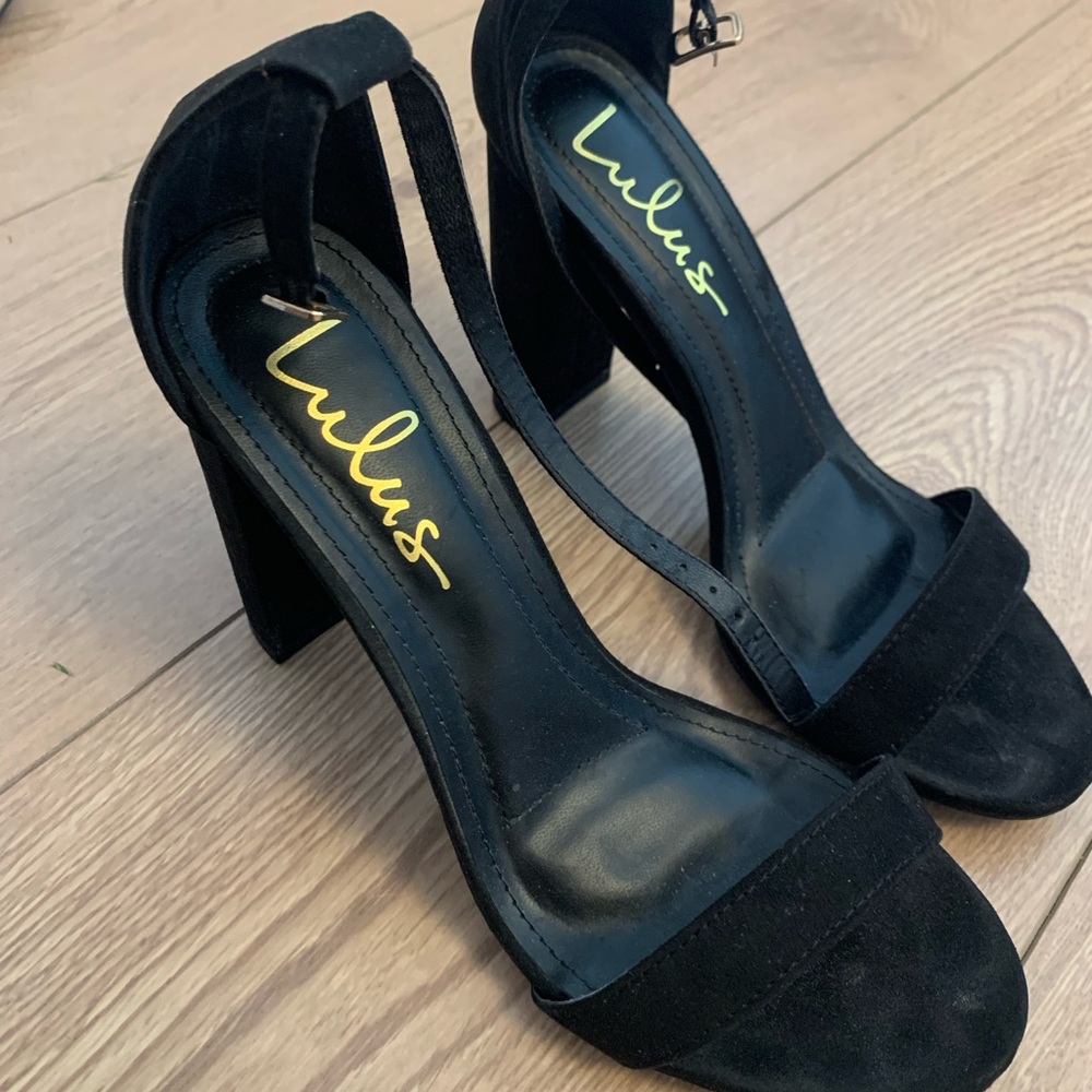 Lulu’s black strap heels